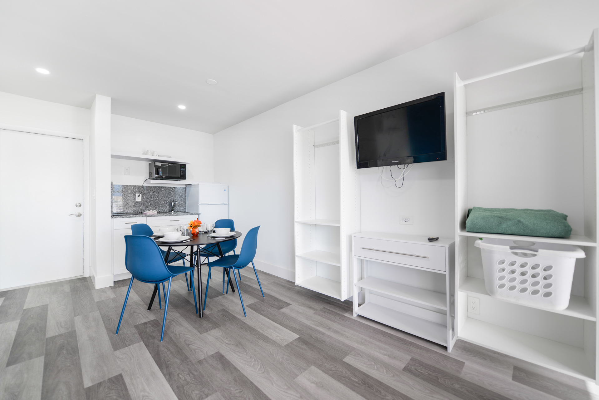 RE The Mariner Hotel, apt.44-6